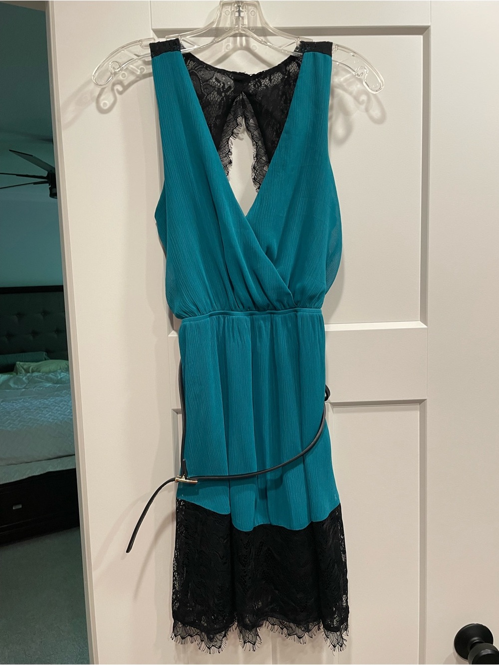 Vera Wang Teal and Black Lace Sleeveless Dress